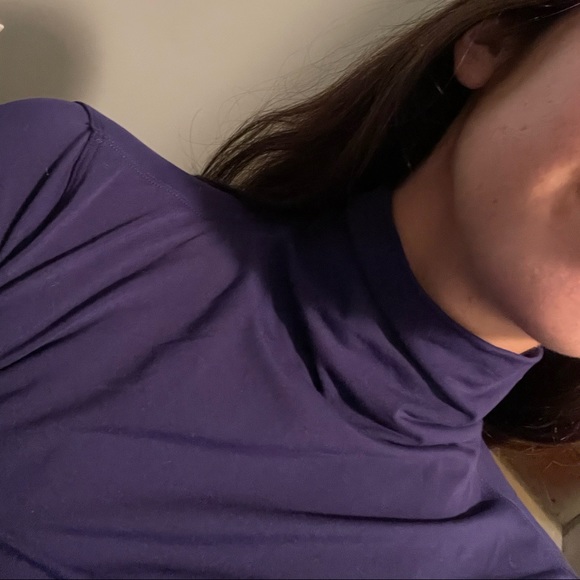 Extremely soft Lululemon high neck/mock neck long sleeve - Picture 4 of 4